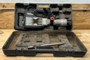 lot 214 image: Ironton Heavy-Duty Demolition Breaker Hammer, 2000 BPM, 110V, 15 Amps #4972843 Msrp $399.99