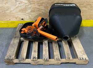 lot 219 image: Buyers Products SaltDogg, Truck Tailgate Mounted Rock Salt Spreader w Lid Msrp $1,200