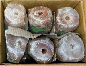 lot 235 image: Jolly Salt Snack Himalayan Rock Salt lot of 12