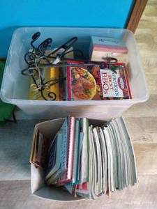 (2) Totes Cook Books & Home Magazines