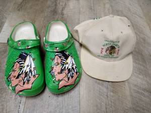 Fighting Sioux Lot - Slippers & Champions Cap