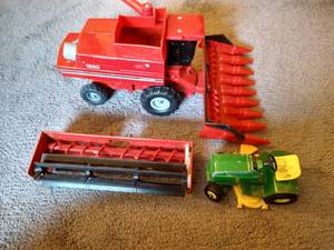 Die-Cast Tractor Lot - Case & John Deere