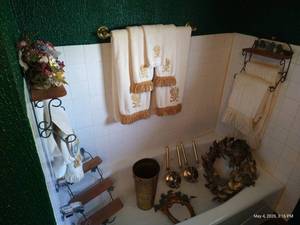 Large Bathroom Decor Lot