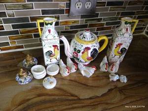Lot of Kitchen Decor