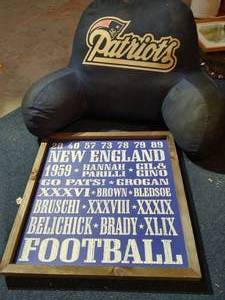 New England Patriots Lot - Sign & Pillow