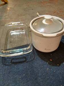 Pyrex Baking Pan & Small Toastmaster Slowcooker
