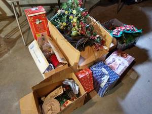 Christmas Decor Lot - Fiber Optic Tree, Nice Clock Etc