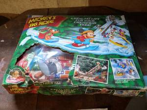 1993 Mr. Christmas Mickeys Ski Slope Tree Ski Lift