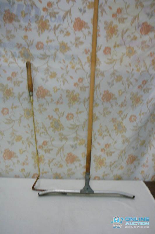 Hand Sye and Floor Squeege