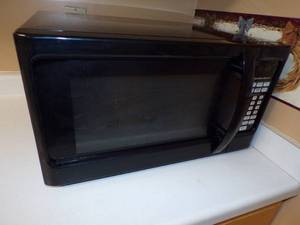 lot 105 image: Hamilton Beach 1000 Watt Microwave