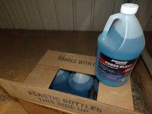 lot 149 image: 4 Power Blast Washer Fluid