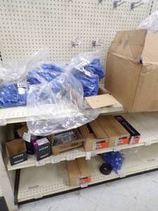 lot 208 image: Mako Fin Caps, Anchor Bolts, Wedge Anchor