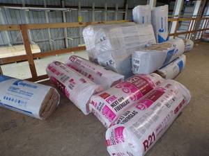 lot 257 image: 25 Batts of Insulation- R21, R21HD, R19, R38, R15HD