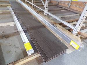 lot 291 image: Assorted Lumber and Trim