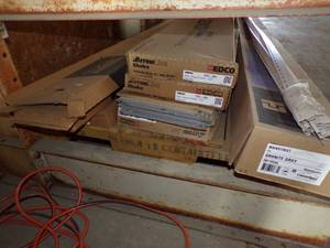 lot 327 image: Double 4 Siding with parts