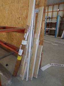 lot 378 image: Assortment of Molding