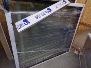 lot 387 image: Picture Window 54 x 59