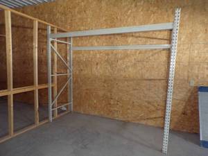 lot 393 image: Tan Pallet Racking