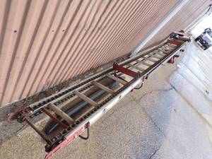 lot 410 image: 20 Shingle Ladders