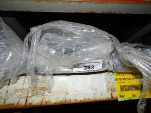 lot 263 image: 106 Basemold - 3 bundles plus loose