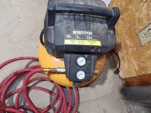 lot 434 image: Bostitch Air Compressor 6 Gallon