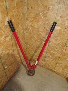 lot 443 image: 36 Cable Cutter