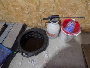 lot 446 image: Oil Catch Basin, Sprayer  and pails