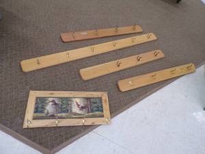 lot 464 image: Five Coat Racks