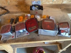 lot 435A image: Trailer Tail lights  and marker lights