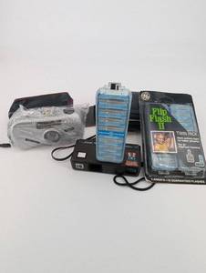 General Electric FlipFlash II Twin Pack with 2 Arrays & Kodak Instamatic 18 & QuickSnap 35mm Cameras
