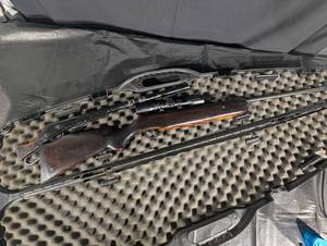 Bolt-Action Pellet Rifle w Scope in Case