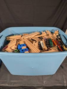 Wooden Train Track Set - Curved & Straight Pieces With Connectors & Accessories