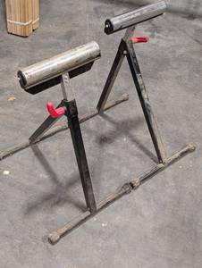 Pipe Roller Stand - Dual Rollers with Red Lock Knobs