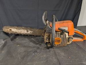STIHL MS 250 Chainsaw - Gas-Powered YardTimber Saw - Used