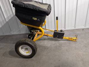 Yardworks 125-LB Poly Fertilizer Spreader - Tow-Behind