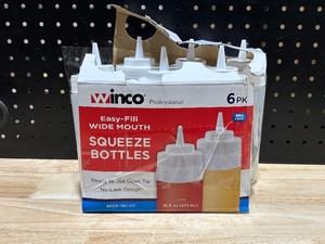 lot 18 image: Winco Squeeze Bottles New Damaged Box