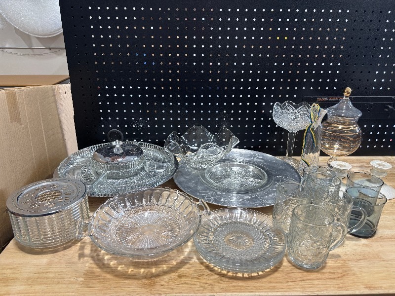 lot 41 image: Collectible Items