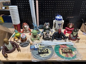 lot 23 image: Star Wars Items