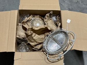 lot 35 image: Crystal Items