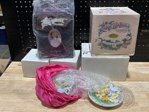 lot 38 image: Porcelain Items