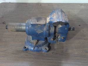 Very Nice Bench Vise - Blue