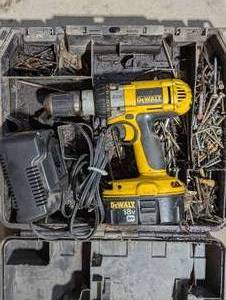 DeWalt Drill Set - DrillBatteryCharger