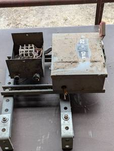GM 30 Amp OnOff Breaker Switch