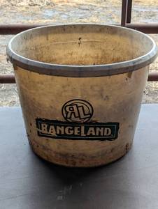 Large Rangeland Feed Bucket