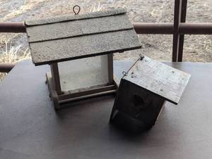 Bird Lot - 1 Bird Feeder and 1 Bird House - Wood