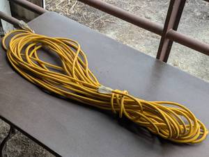 Large Construction Grade Extension Cord - 75-100 - Yellow