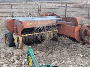 New Holland Hayliner 269 - classic small square baler