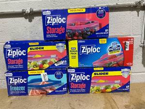 lot 229 image: LOT OF 5 Ziploc Bags