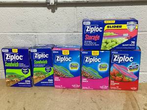 lot 230 image: LOT OF 6 Ziploc Bags