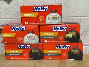 lot 239 image: LOT OF 5 Hefty Trash Bags